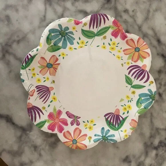 Set of 14 Disposible Flower Pattern Paper Plates - Picture 1 of 5